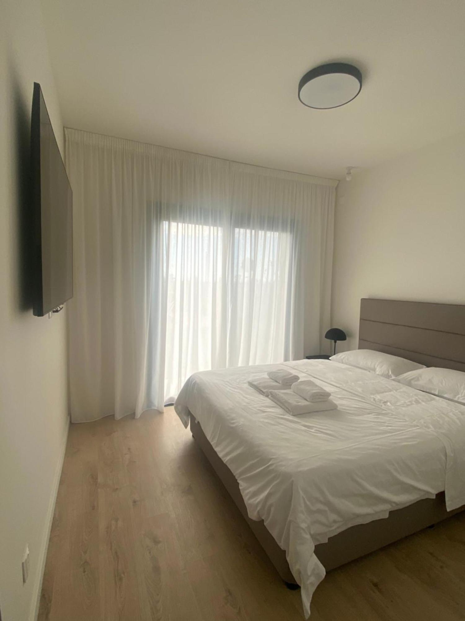 Sunset Gardens - Holiday Apartments - By Tlv Living Лимасол Экстерьер фото