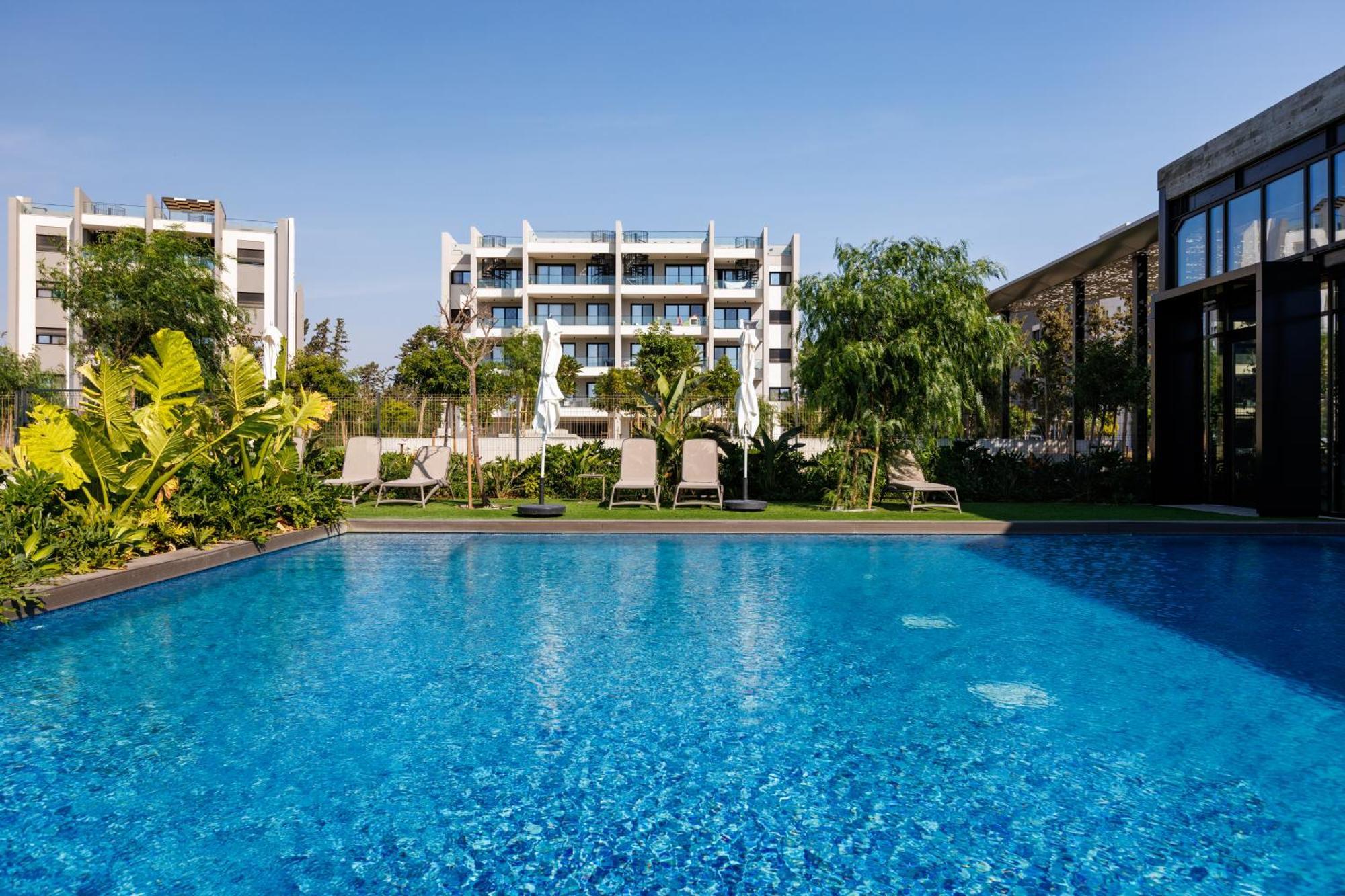 Sunset Gardens - Holiday Apartments - By Tlv Living Лимасол Экстерьер фото