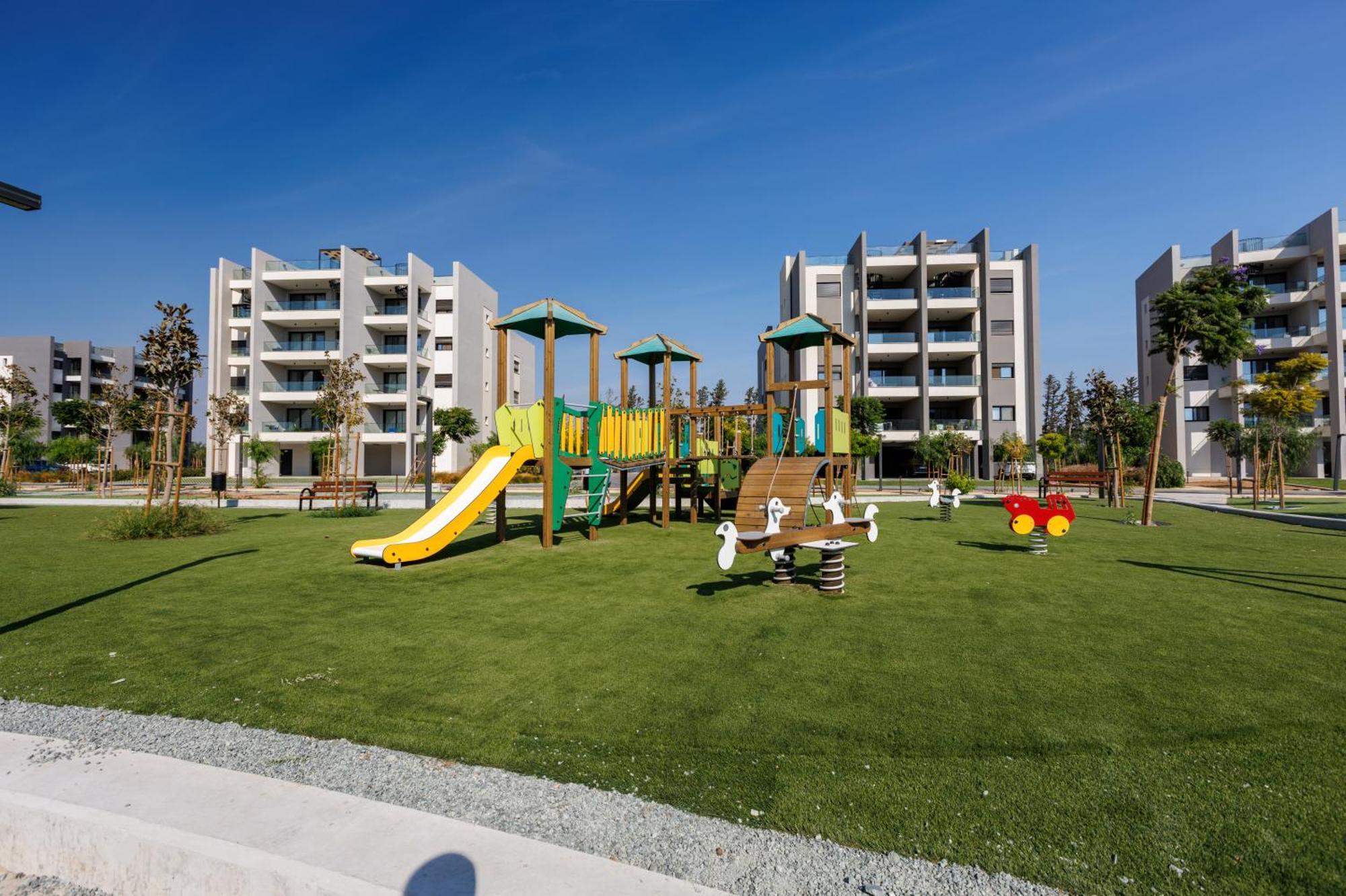 Sunset Gardens - Holiday Apartments - By Tlv Living Лимасол Экстерьер фото